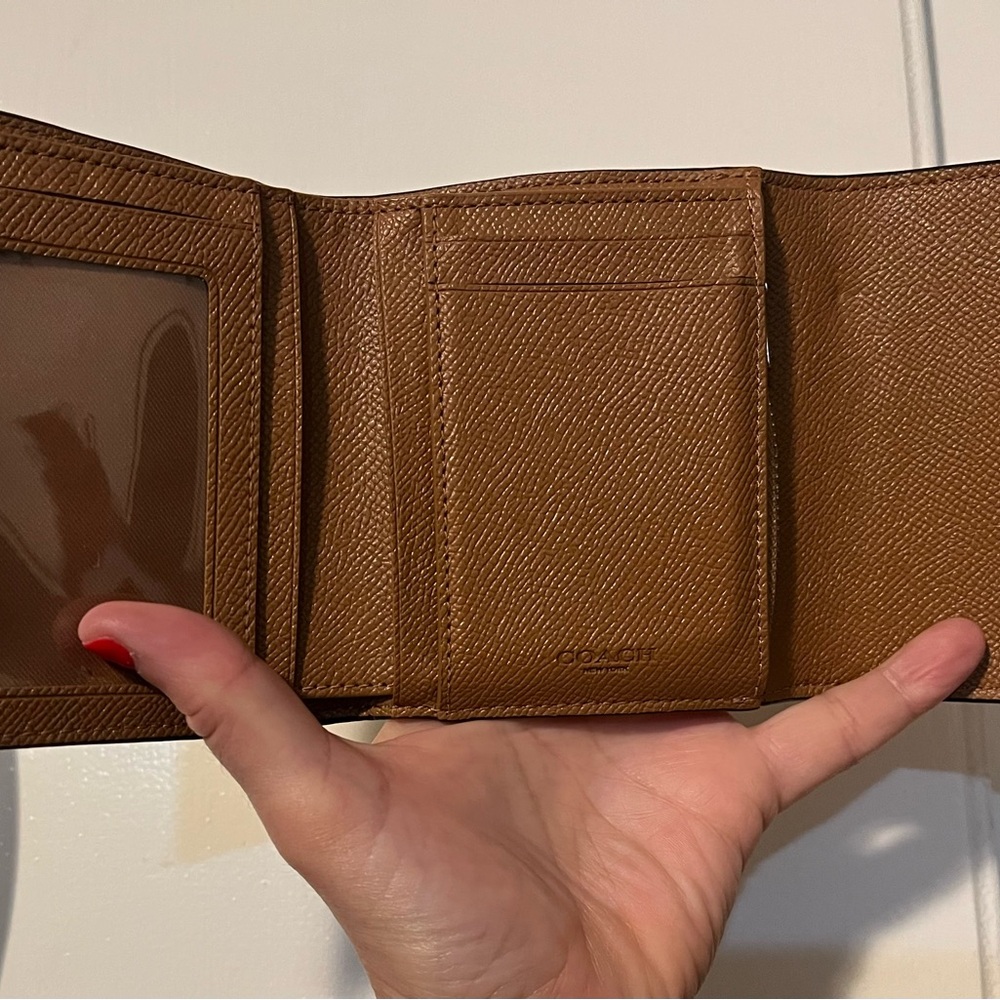 Coach Pink and Cream Leather Wallet - Picture 3 of 8